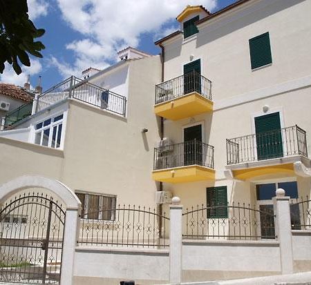 Apartmani Paula Makarska Exterior photo